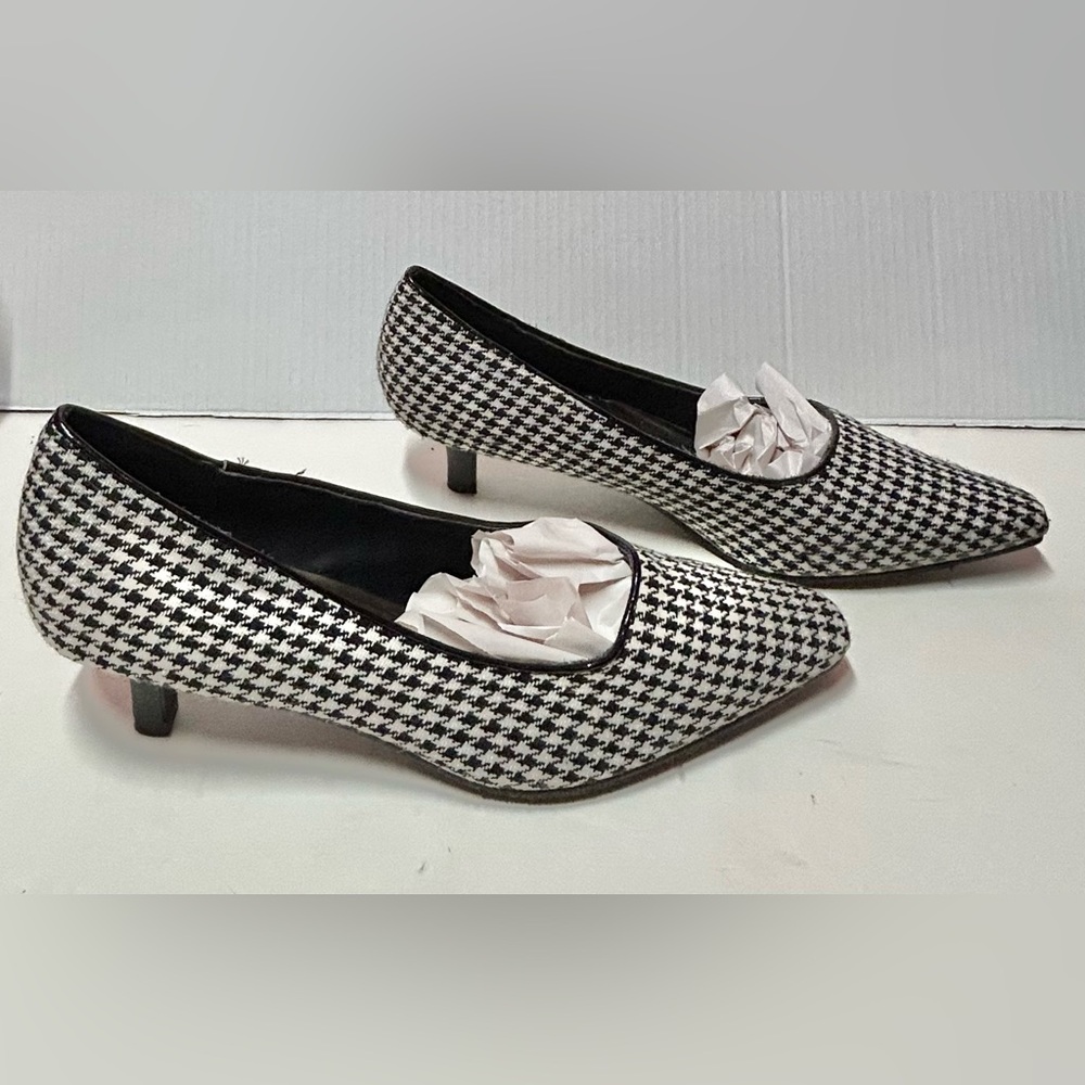 Alfred Dunner Classic Black and White Houndstooth Sophisticated Kitten Heels